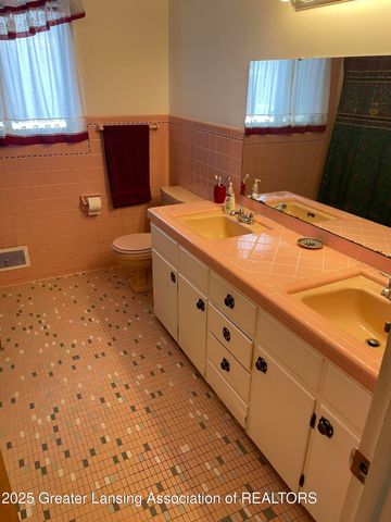 1534 Lenore Avenue, Lansing, MI 48910