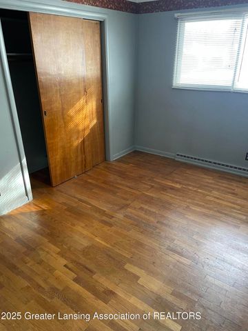 1534 Lenore Avenue, Lansing, MI 48910