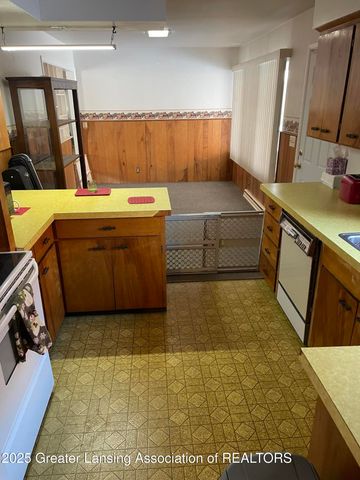 1534 Lenore Avenue, Lansing, MI 48910