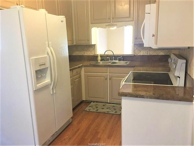 3301 Chisholm Trail, Bryan, TX 77803