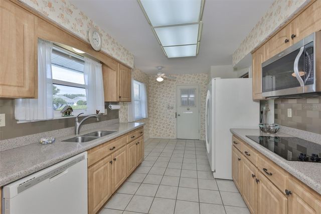 1525 ALLEGHENY DRIVE, Sun City Center, FL 33573