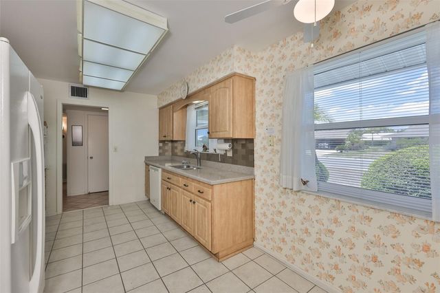 1525 ALLEGHENY DRIVE, Sun City Center, FL 33573
