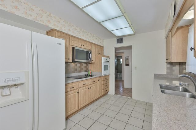 1525 ALLEGHENY DRIVE, Sun City Center, FL 33573