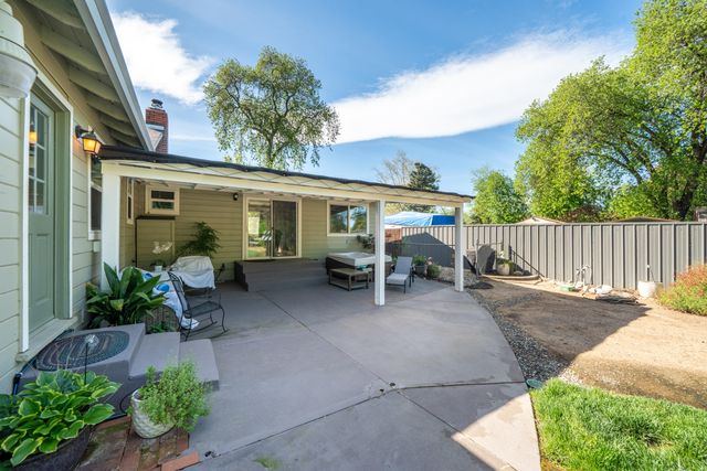 5443 Rosswood Street, Redding, CA 96001