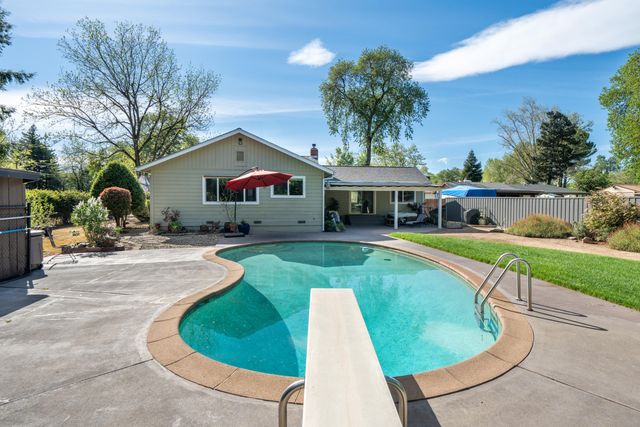 5443 Rosswood Street, Redding, CA 96001