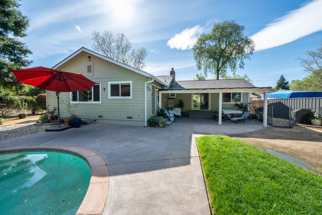 5443 Rosswood Street, Redding, CA 96001
