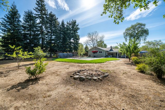 5443 Rosswood Street, Redding, CA 96001