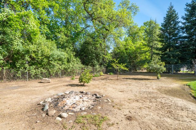 5443 Rosswood Street, Redding, CA 96001