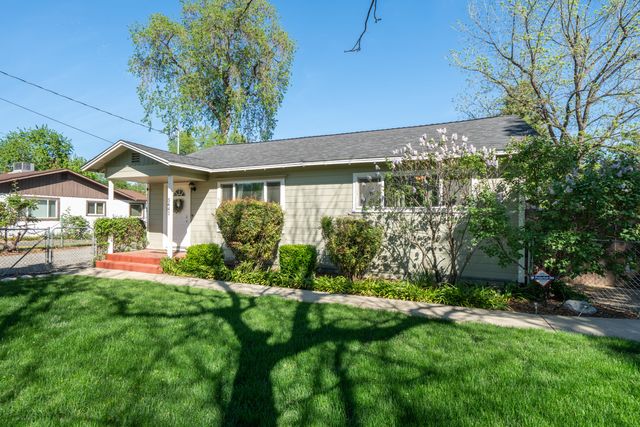 5443 Rosswood Street, Redding, CA 96001