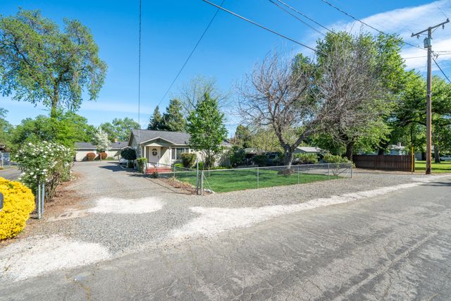 5443 Rosswood Street, Redding, CA 96001