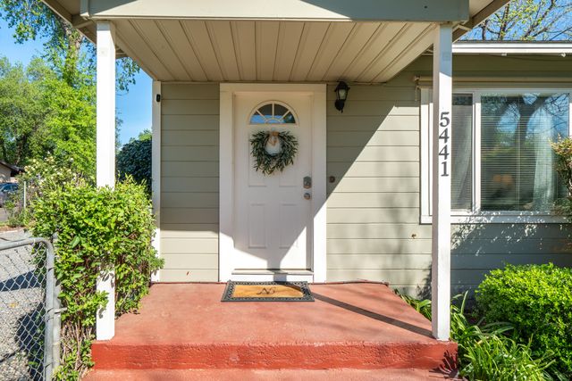 5443 Rosswood Street, Redding, CA 96001