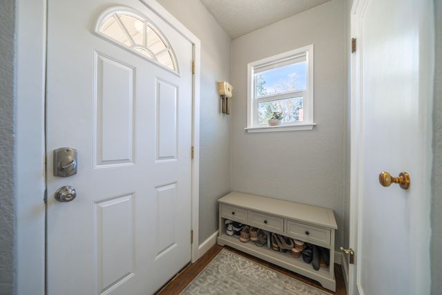 5443 Rosswood Street, Redding, CA 96001