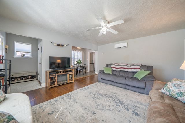 5443 Rosswood Street, Redding, CA 96001