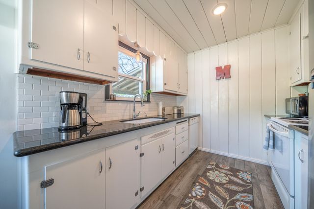 5443 Rosswood Street, Redding, CA 96001