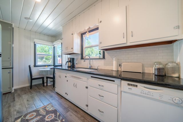 5443 Rosswood Street, Redding, CA 96001