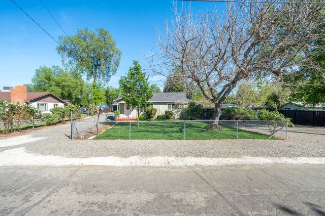 5443 Rosswood Street, Redding, CA 96001