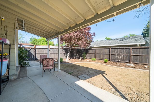 5443 Rosswood Street, Redding, CA 96001