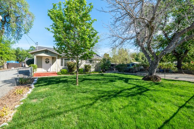 5443 Rosswood Street, Redding, CA 96001
