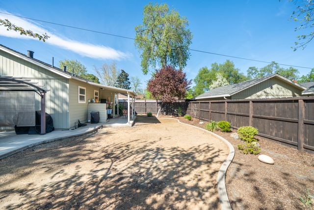 5443 Rosswood Street, Redding, CA 96001