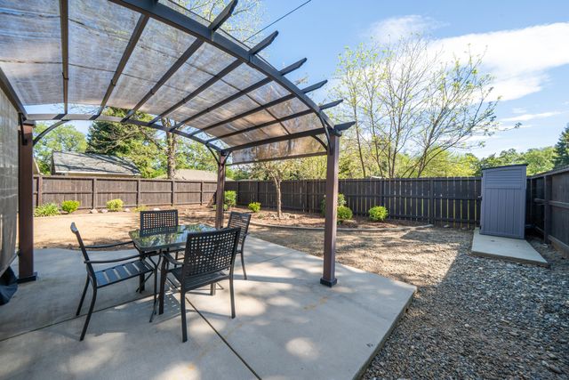 5443 Rosswood Street, Redding, CA 96001