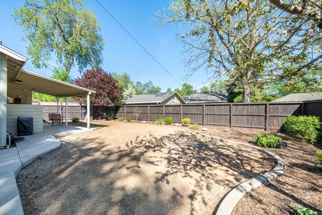 5443 Rosswood Street, Redding, CA 96001