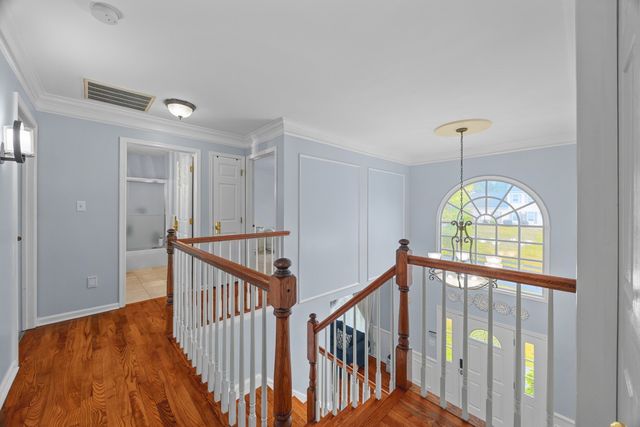 22 Faulkner Rd, Shrewsbury, MA 01545
