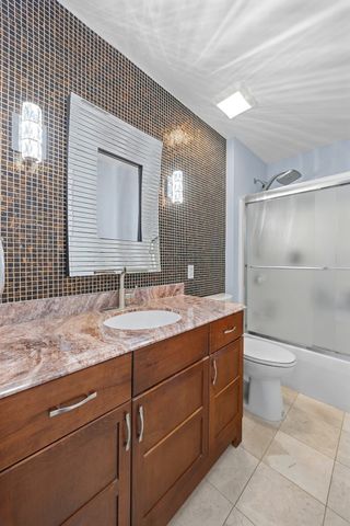 22 Faulkner Rd, Shrewsbury, MA 01545