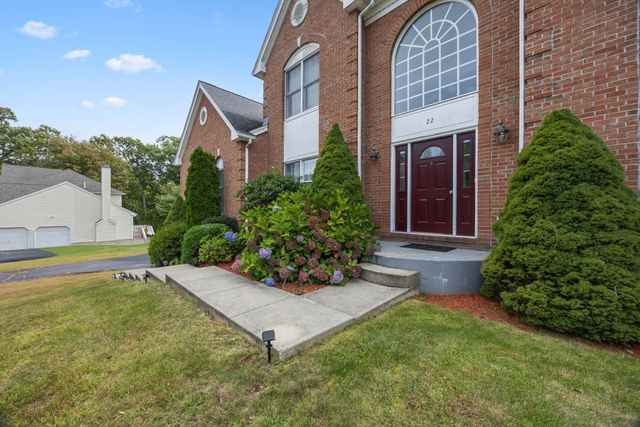 22 Faulkner Rd, Shrewsbury, MA 01545
