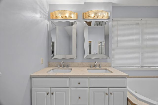 22 Faulkner Rd, Shrewsbury, MA 01545