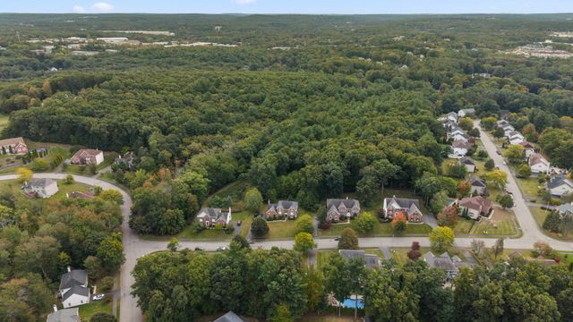 22 Faulkner Rd, Shrewsbury, MA 01545