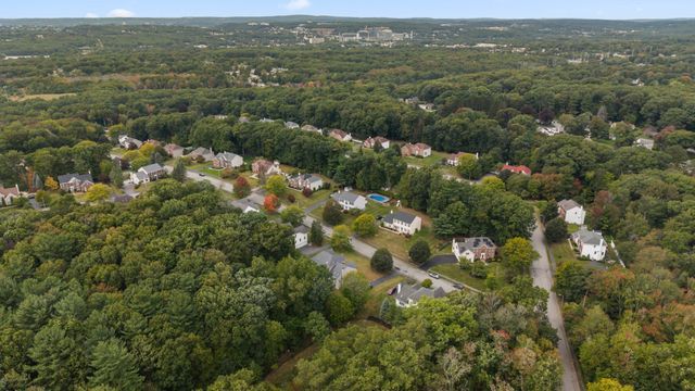 22 Faulkner Rd, Shrewsbury, MA 01545