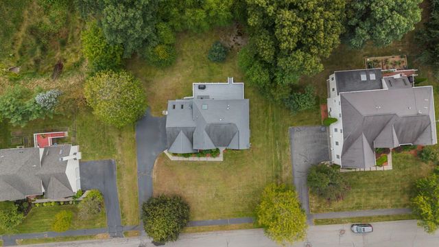 22 Faulkner Rd, Shrewsbury, MA 01545
