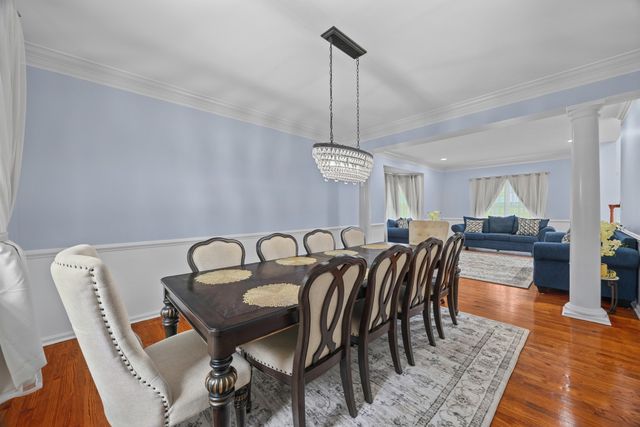 22 Faulkner Rd, Shrewsbury, MA 01545
