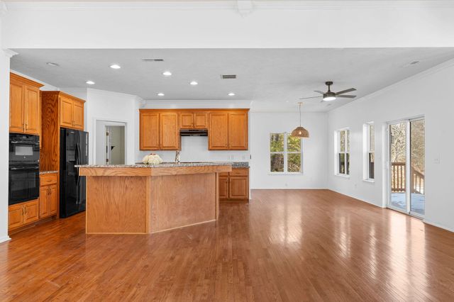 106 Briarcliff Rd, Branson, MO 65616