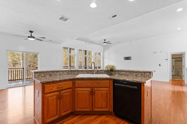 106 Briarcliff Rd, Branson, MO 65616