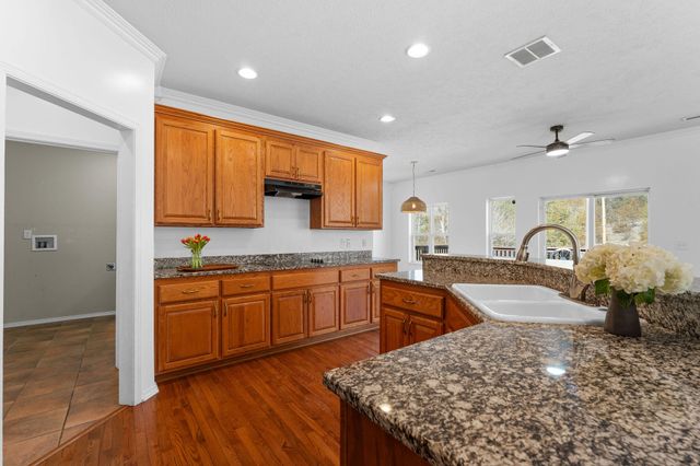 106 Briarcliff Rd, Branson, MO 65616