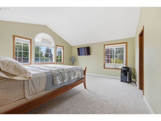 2323 Ne 160TH Loop, Vancouver, WA 98684