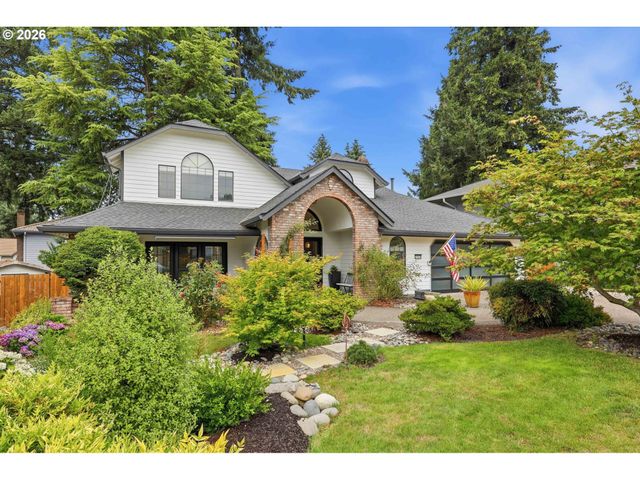 2323 Ne 160TH Loop, Vancouver, WA 98684