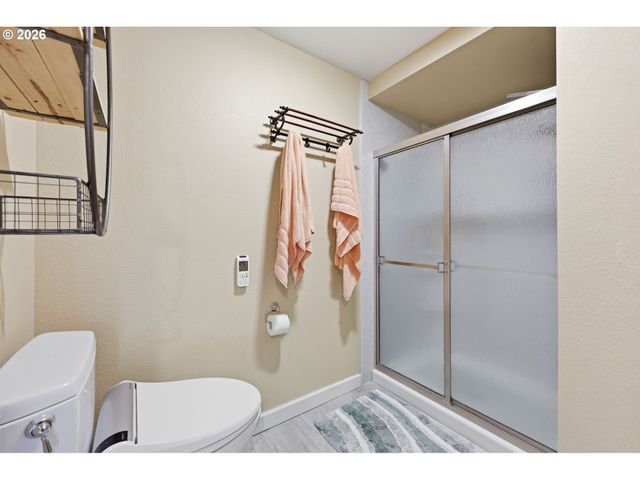 2323 Ne 160TH Loop, Vancouver, WA 98684