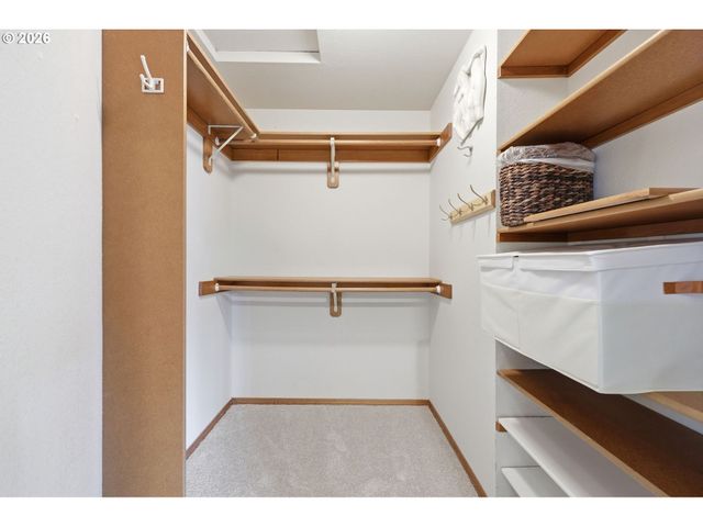 2323 Ne 160TH Loop, Vancouver, WA 98684