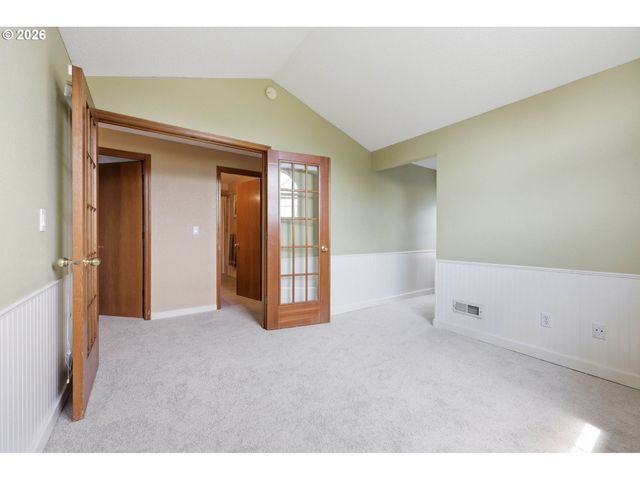 2323 Ne 160TH Loop, Vancouver, WA 98684