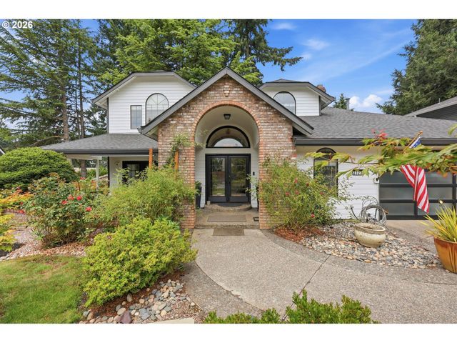 2323 Ne 160TH Loop, Vancouver, WA 98684