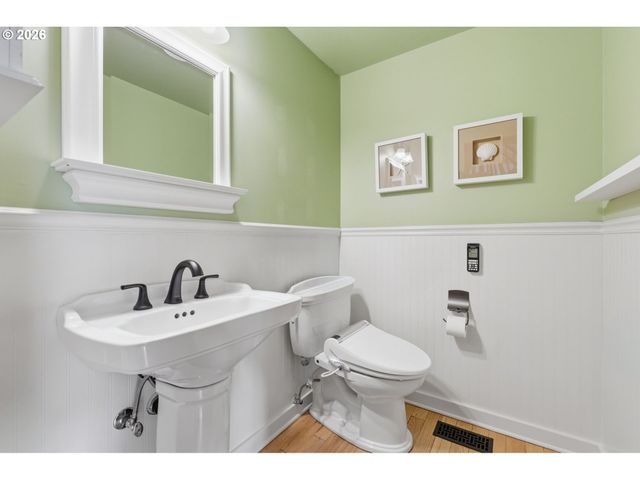 2323 Ne 160TH Loop, Vancouver, WA 98684