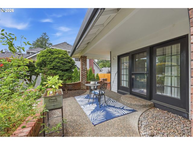 2323 Ne 160TH Loop, Vancouver, WA 98684