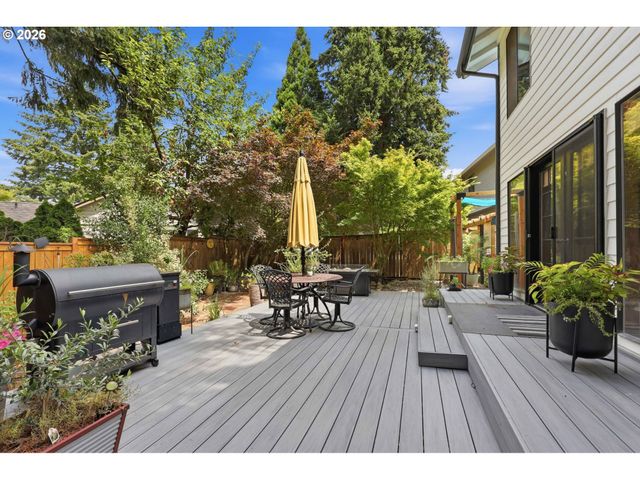2323 Ne 160TH Loop, Vancouver, WA 98684