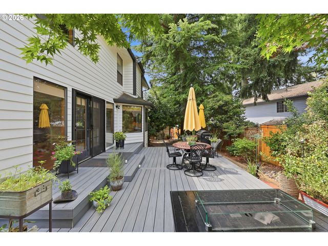 2323 Ne 160TH Loop, Vancouver, WA 98684