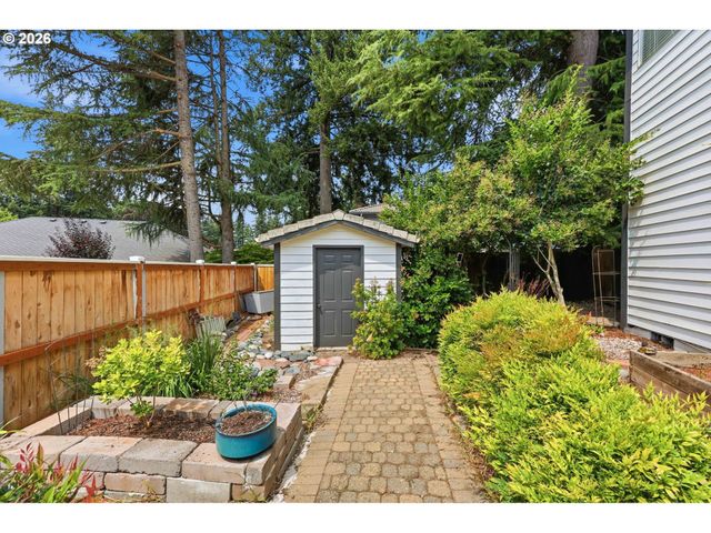 2323 Ne 160TH Loop, Vancouver, WA 98684