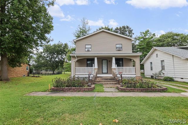407 E 4th Street, O'fallon, IL 62269