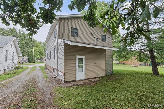 407 E 4th Street, O'fallon, IL 62269