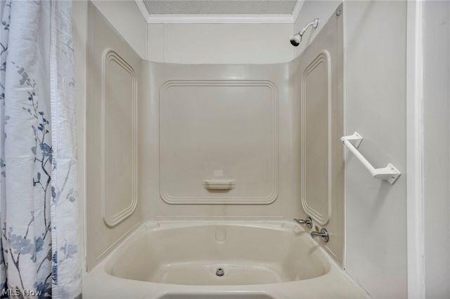 27202 Cook Road 132, Olmsted Twp, OH 44138